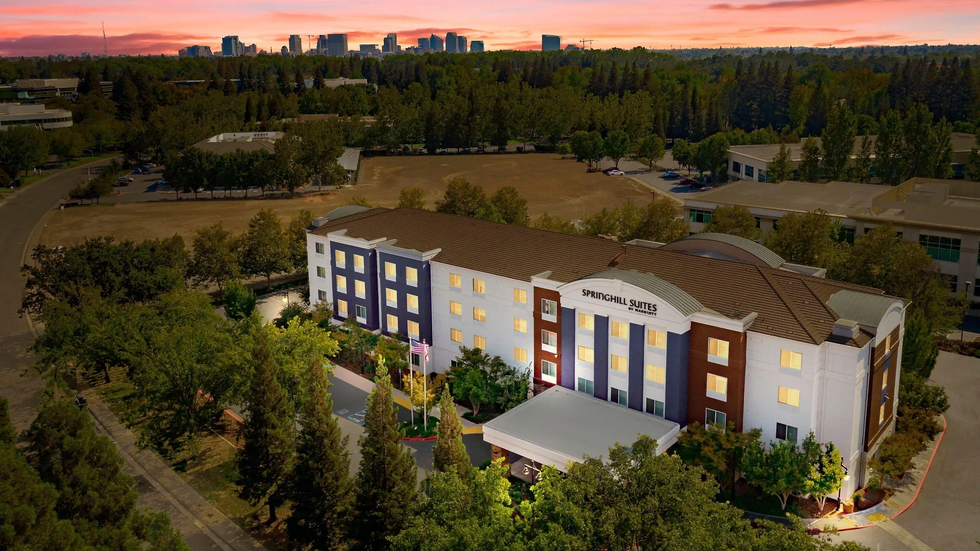 4 Family Hotels Near Sacramento Convention Center Worth Booking