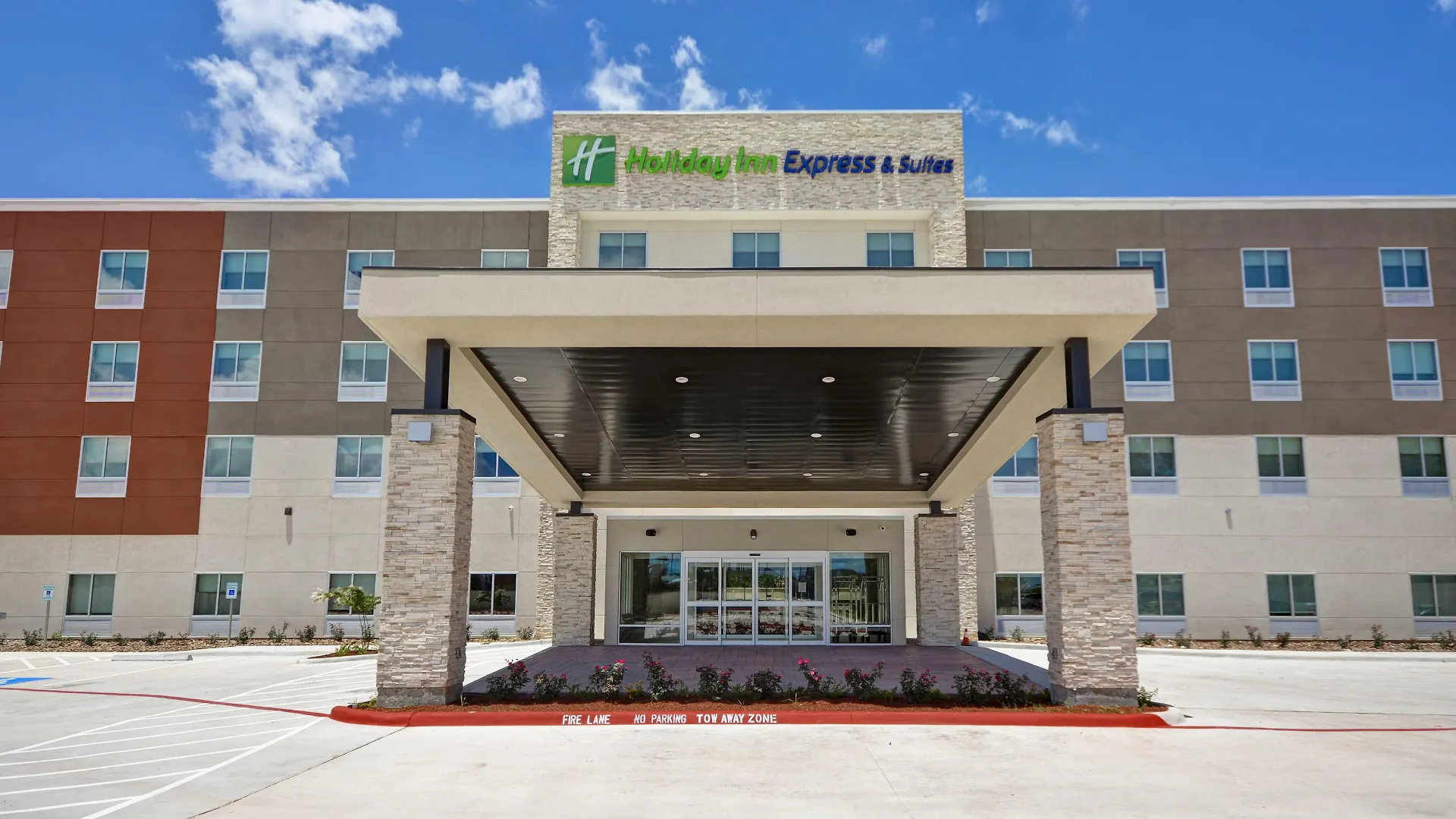 6 Smart Business Hotels Near Armand Bayou Nature Center