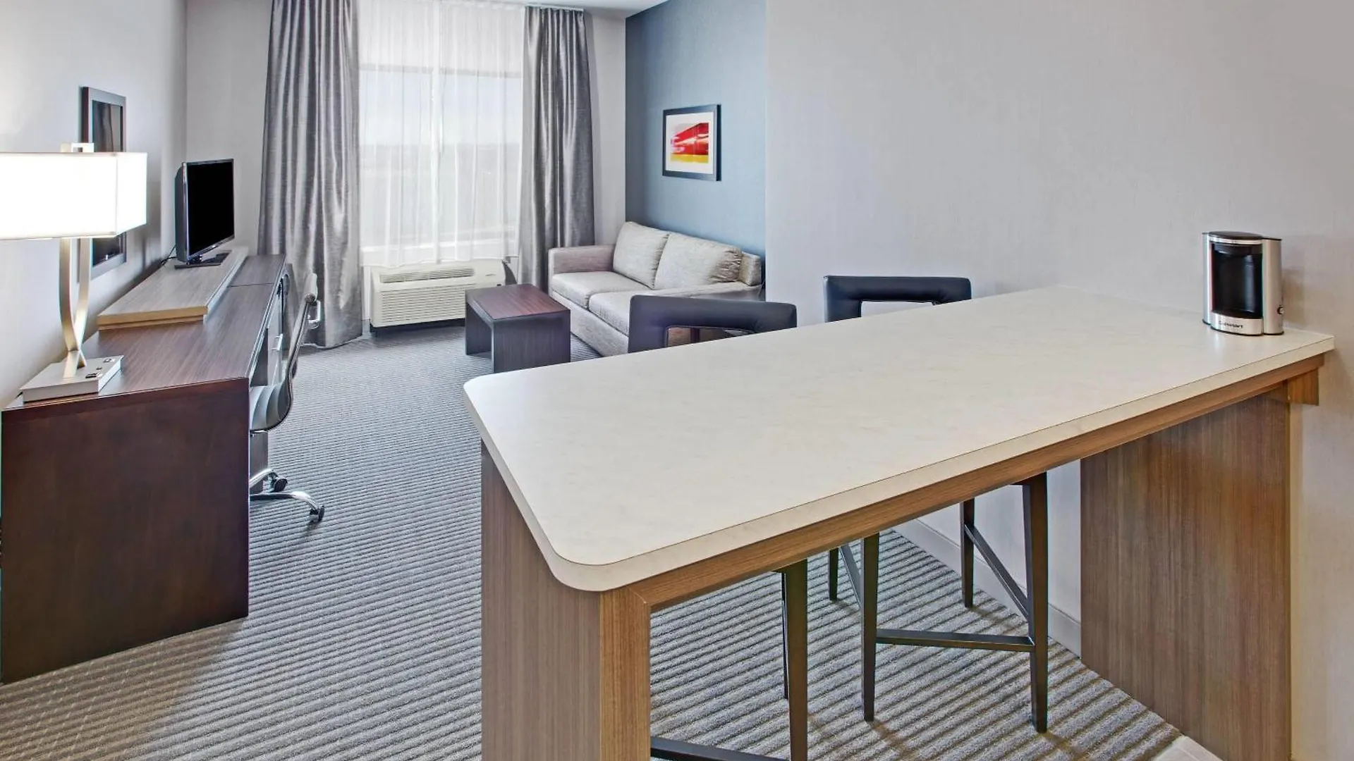 Staying Near San Angelo Convention Center: 6 Business Hotels Compared