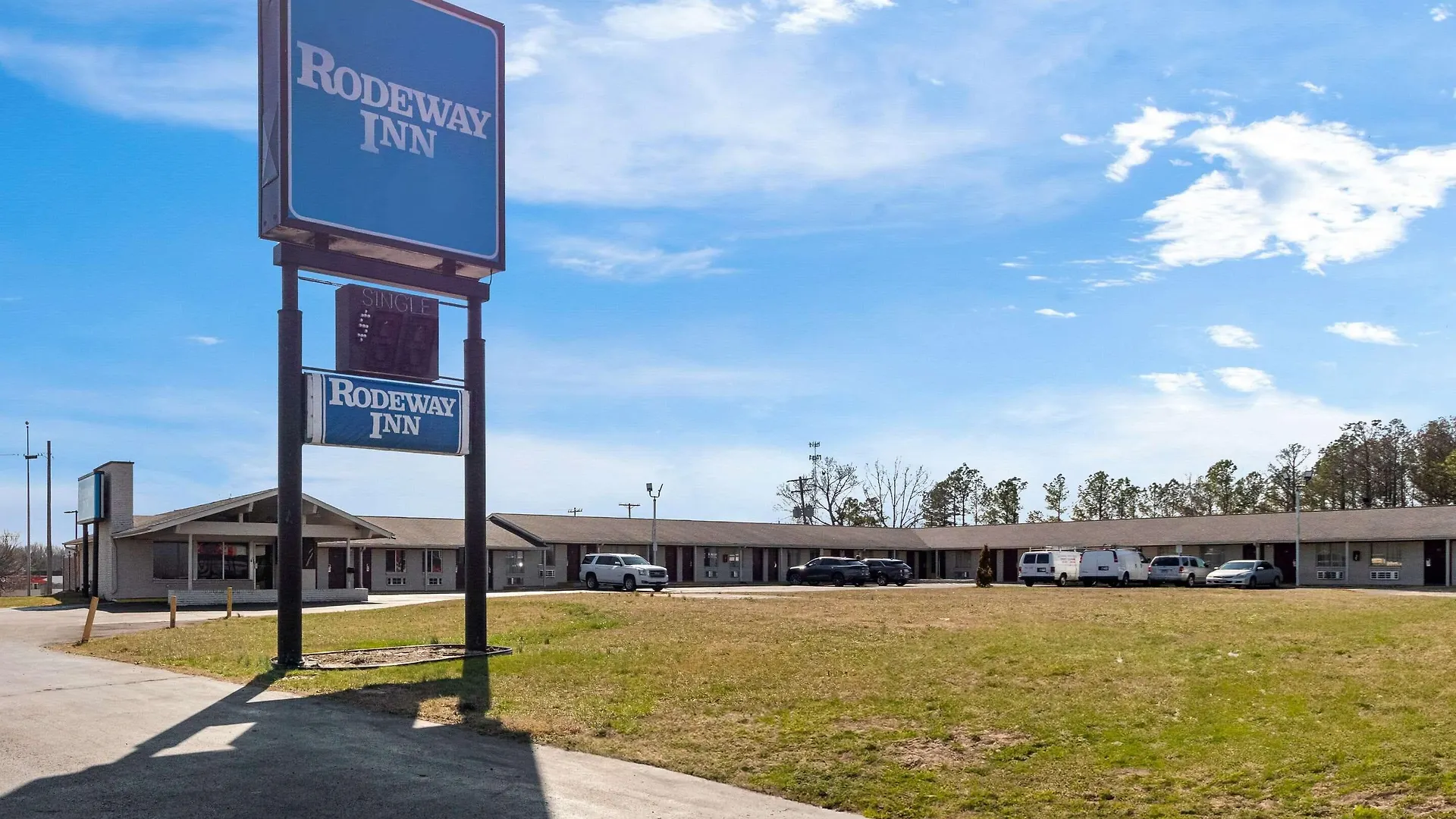 Staying in the South: 6 Rodeway Inn Hotels Compared