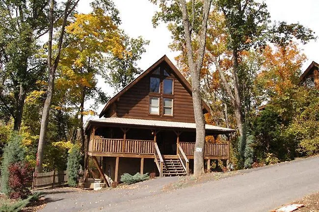 4 Top-Rated Chalet Stays Close to Dollywood's Splash Country